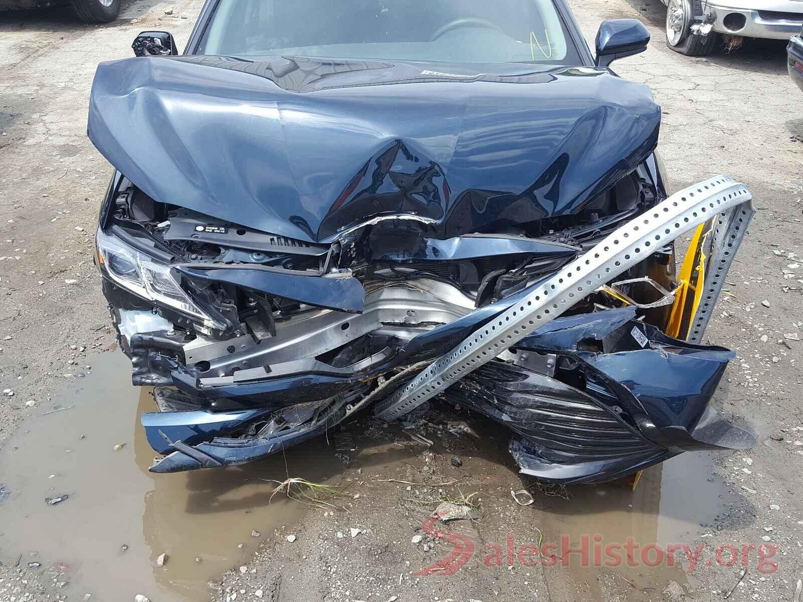 4T1B11HK6JU570124 2018 TOYOTA CAMRY