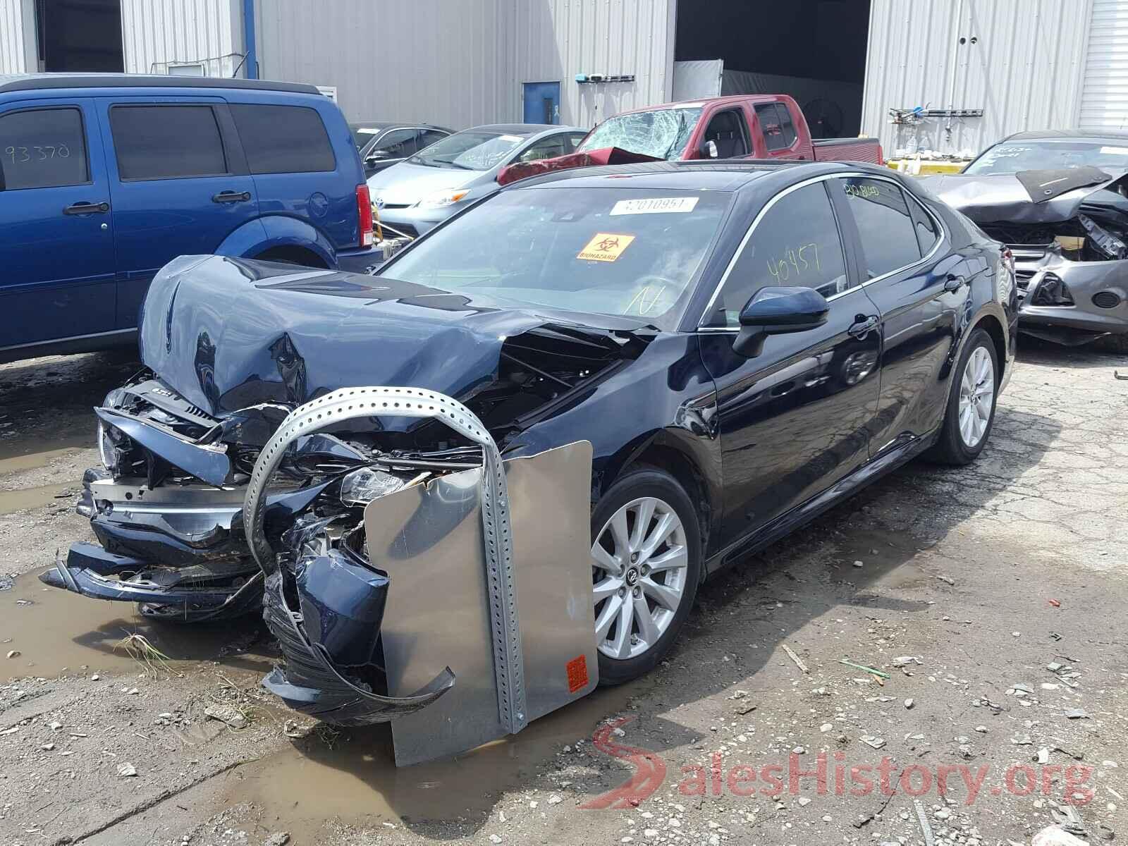 4T1B11HK6JU570124 2018 TOYOTA CAMRY