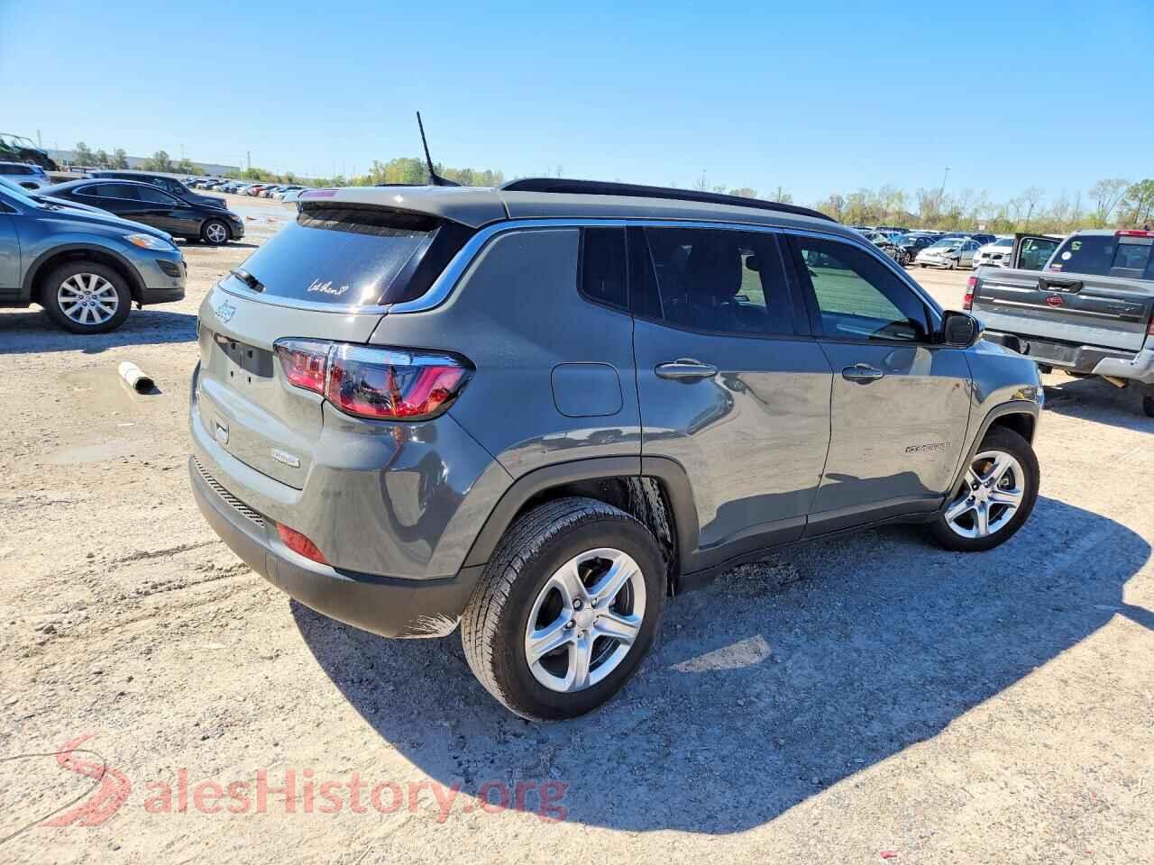 2023 JEEP COMPASS VIN 3C4NJDBN0PT551478, right side view
