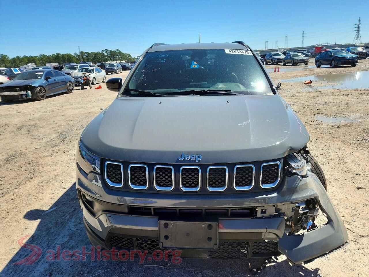 2023 JEEP COMPASS VIN 3C4NJDBN0PT551478, rear view