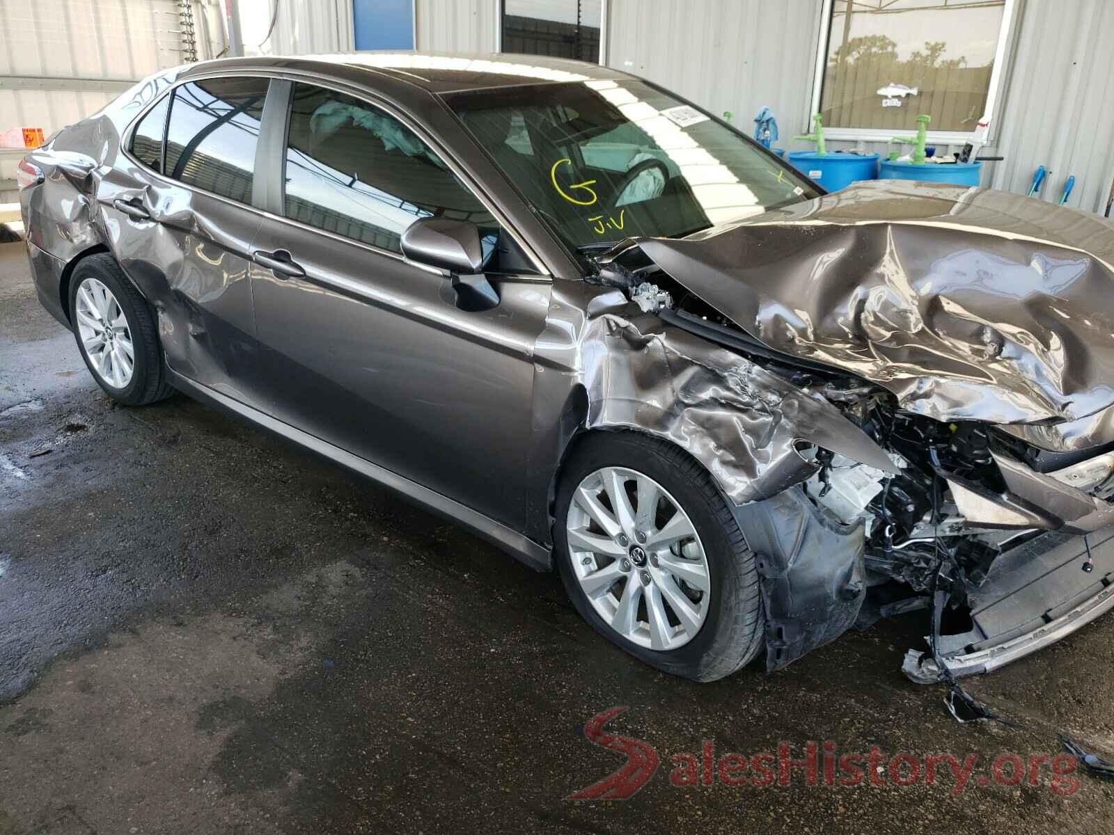 4T1B11HK8JU060518 2018 TOYOTA CAMRY