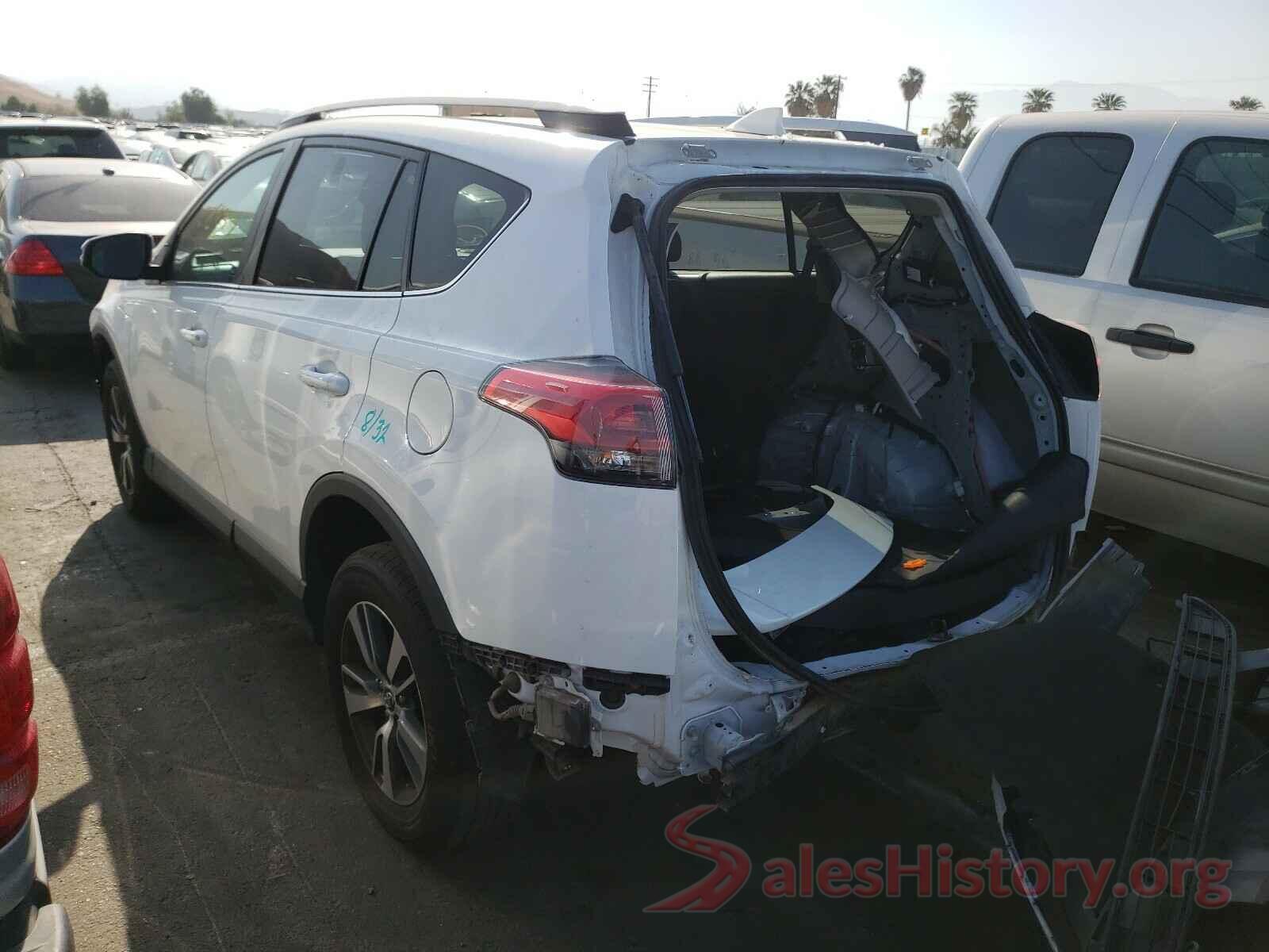 2T3RFREVXJW772274 2018 TOYOTA RAV4