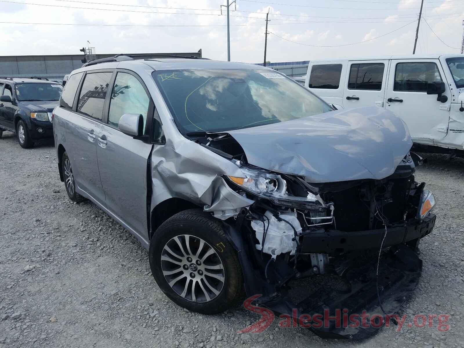 5TDYZ3DC5JS944681 2018 TOYOTA SIENNA