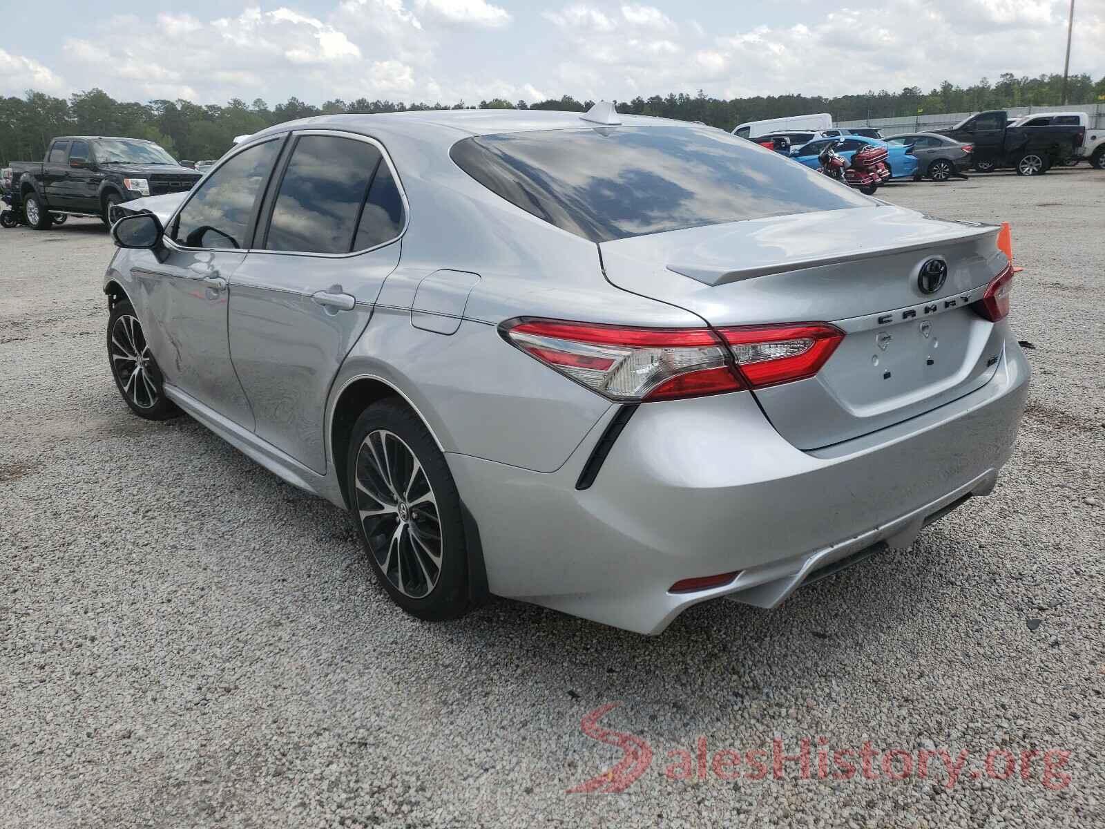 4T1B11HK2JU661438 2018 TOYOTA CAMRY