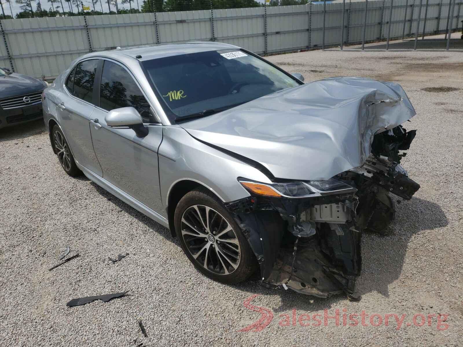 4T1B11HK2JU661438 2018 TOYOTA CAMRY