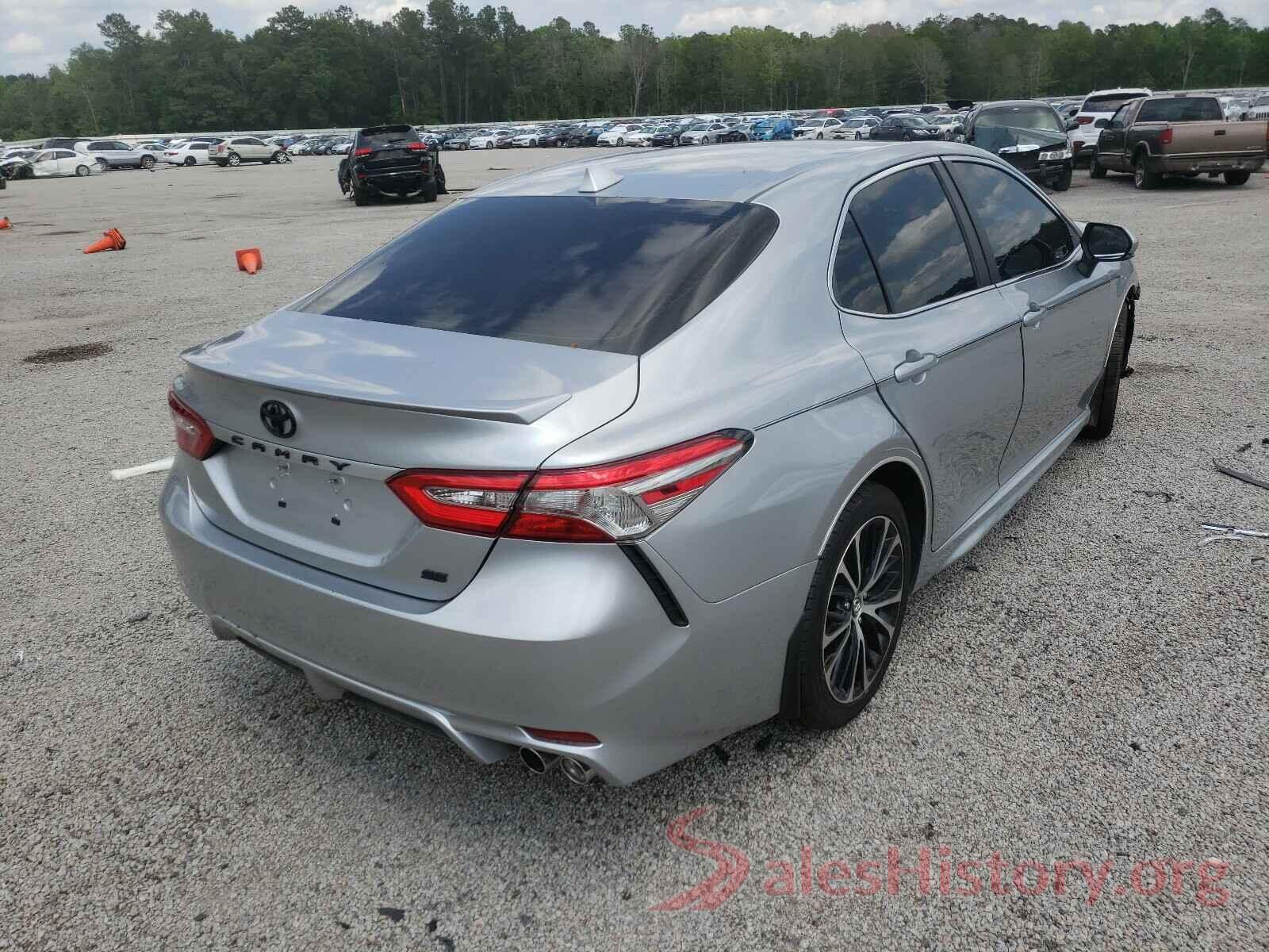 4T1B11HK2JU661438 2018 TOYOTA CAMRY