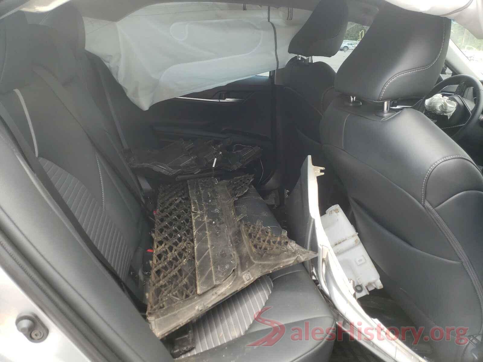 4T1B11HK2JU661438 2018 TOYOTA CAMRY