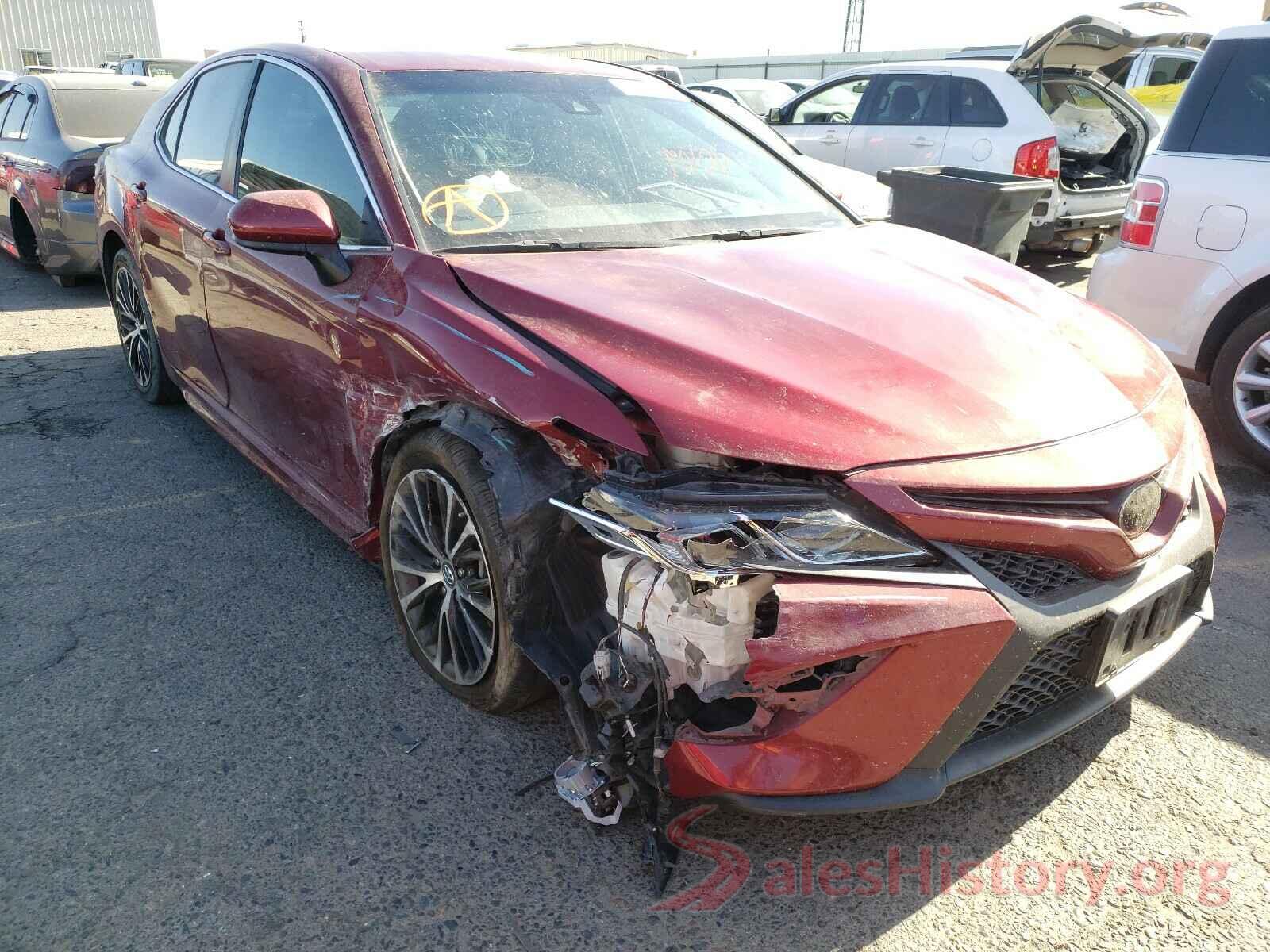 4T1B11HK2JU548055 2018 TOYOTA CAMRY