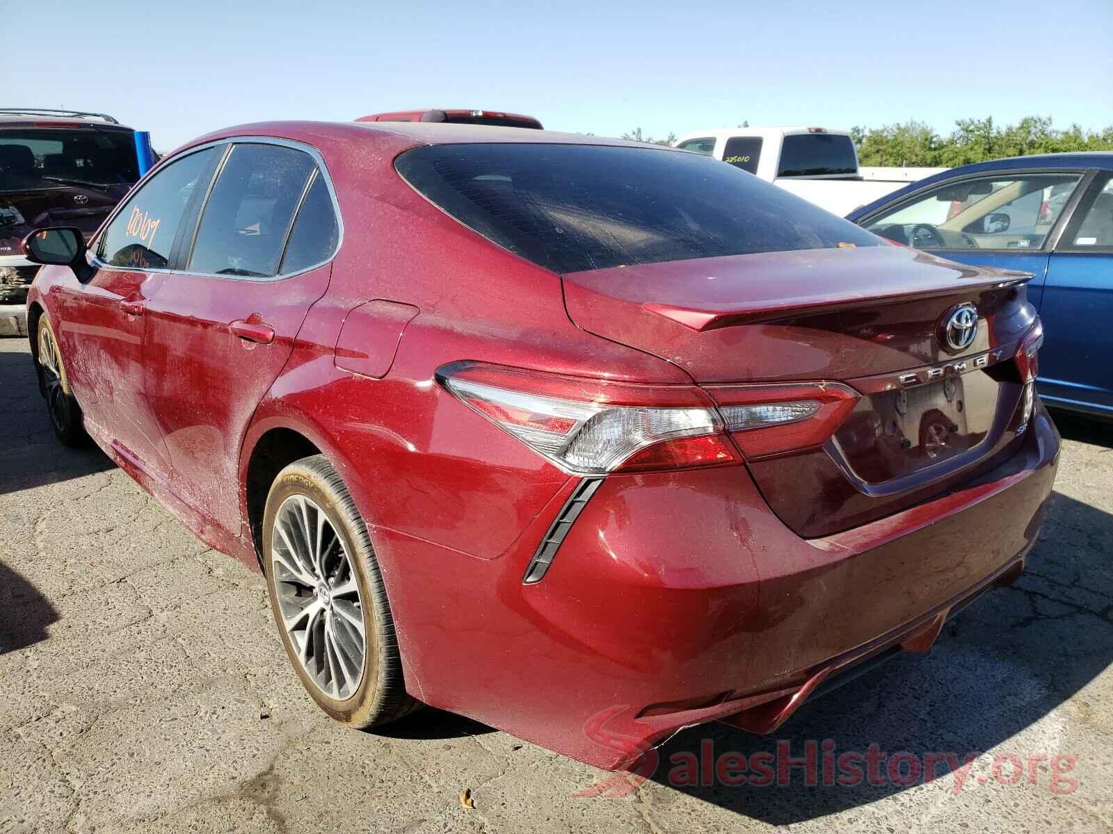 4T1B11HK2JU548055 2018 TOYOTA CAMRY