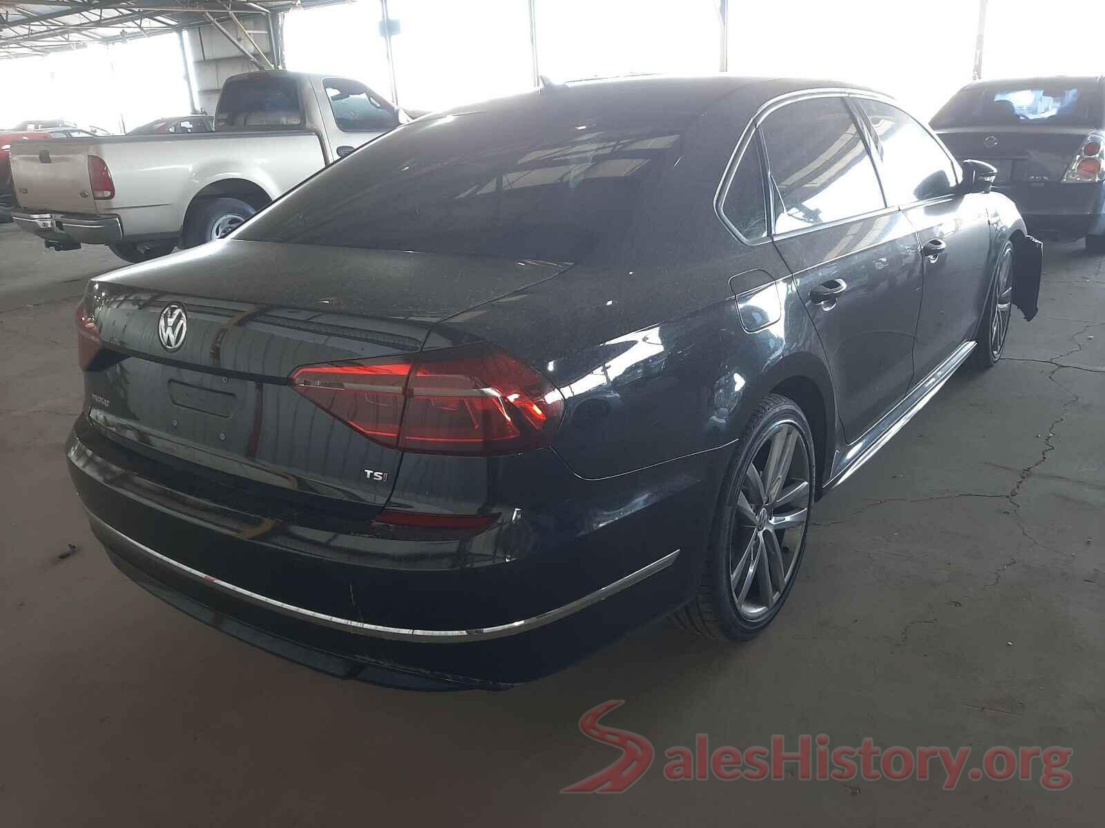 1VWAA7A36JC031852 2018 VOLKSWAGEN PASSAT