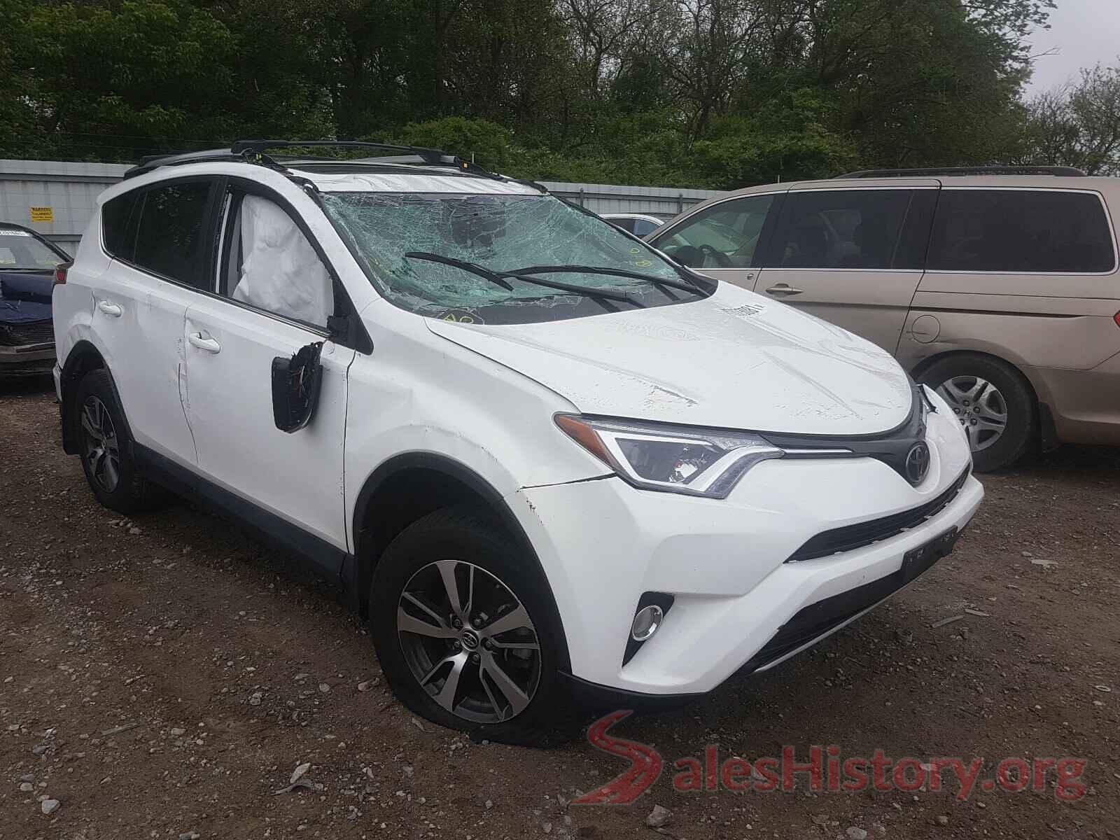 2T3RFREV9JW710381 2018 TOYOTA RAV4