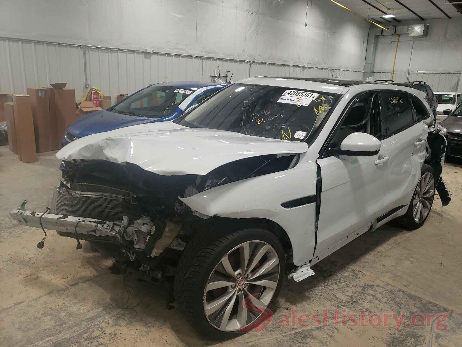 SADCL2BV8HA097113 2017 JAGUAR F-PACE