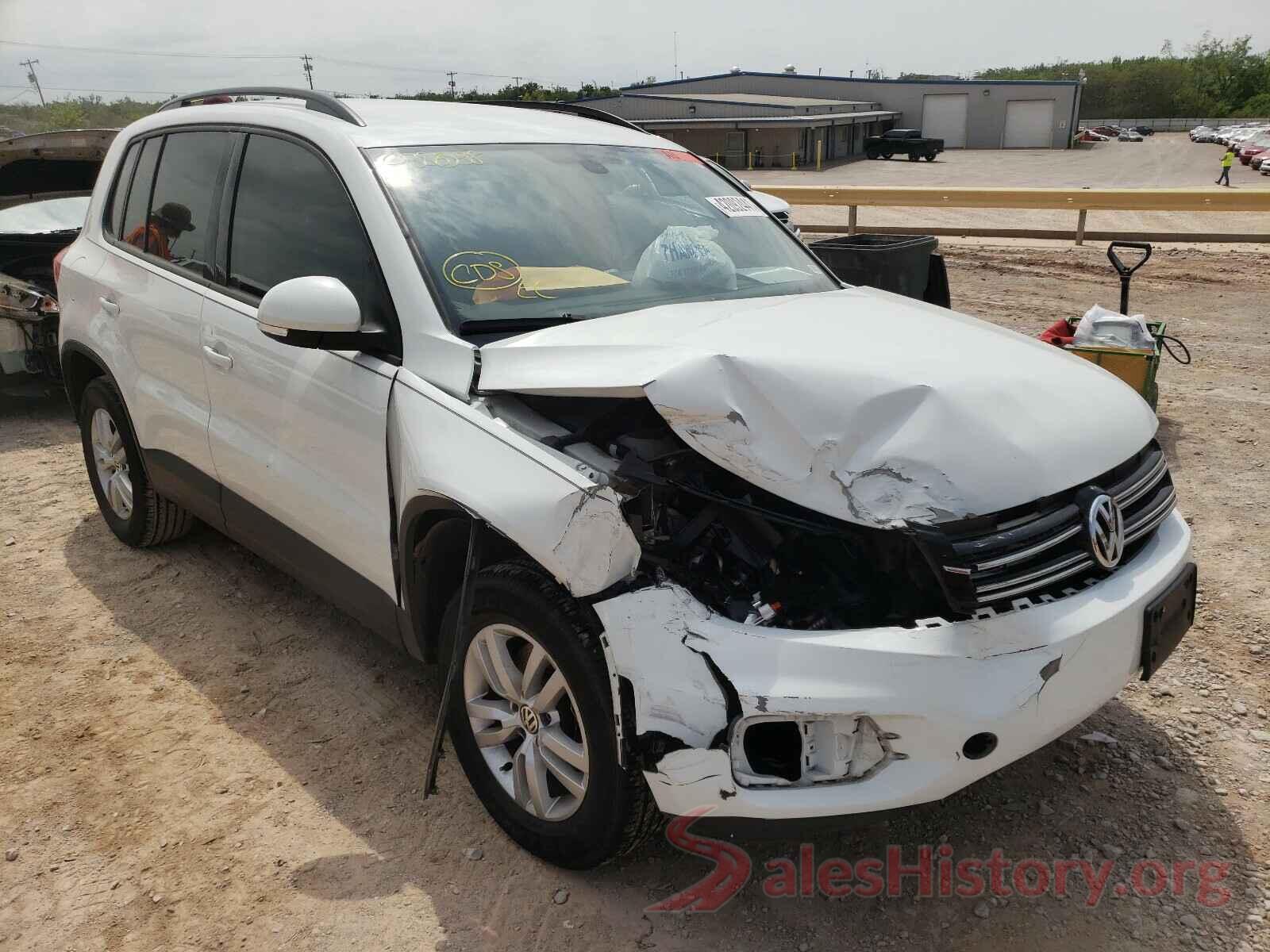 WVGAV7AX7HK038038 2017 VOLKSWAGEN TIGUAN