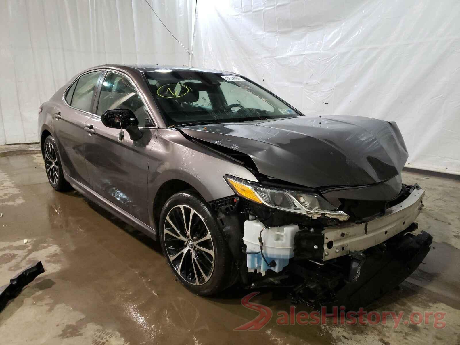 4T1B11HK4JU533766 2018 TOYOTA CAMRY