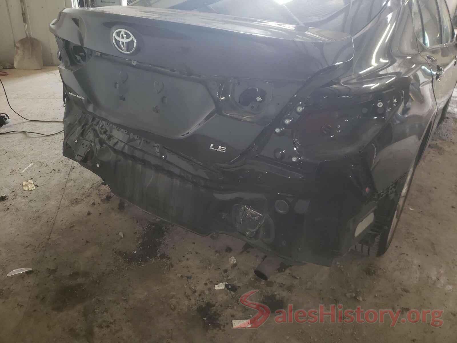 4T1B11HK8JU634194 2018 TOYOTA CAMRY