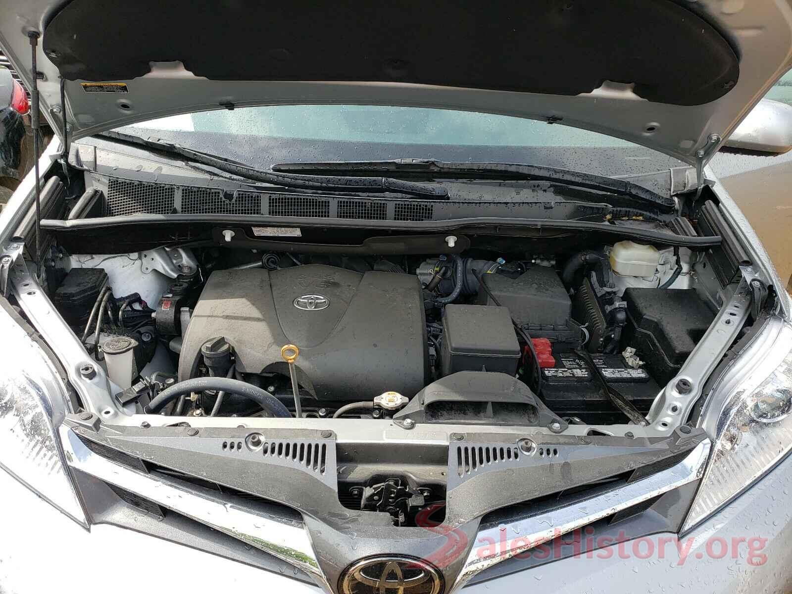 5TDYZ3DC8KS969706 2019 TOYOTA SIENNA