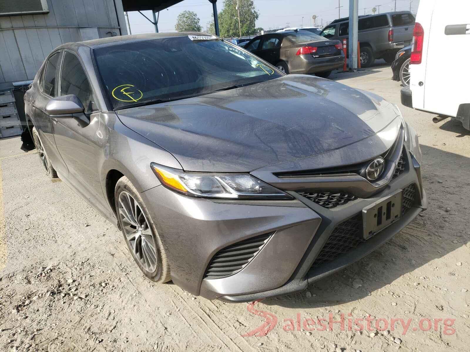 4T1B11HK0JU534221 2018 TOYOTA CAMRY