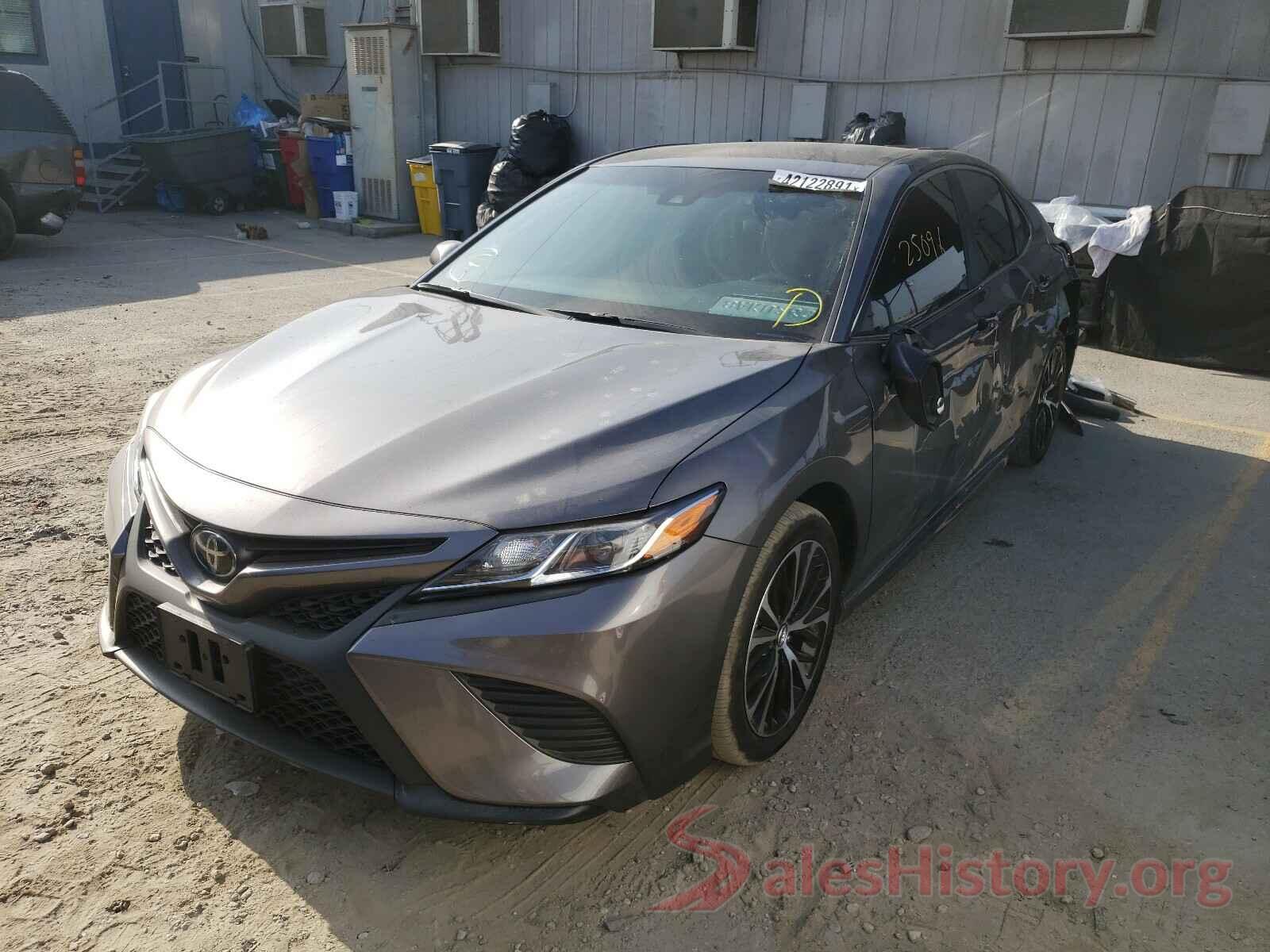 4T1B11HK0JU534221 2018 TOYOTA CAMRY