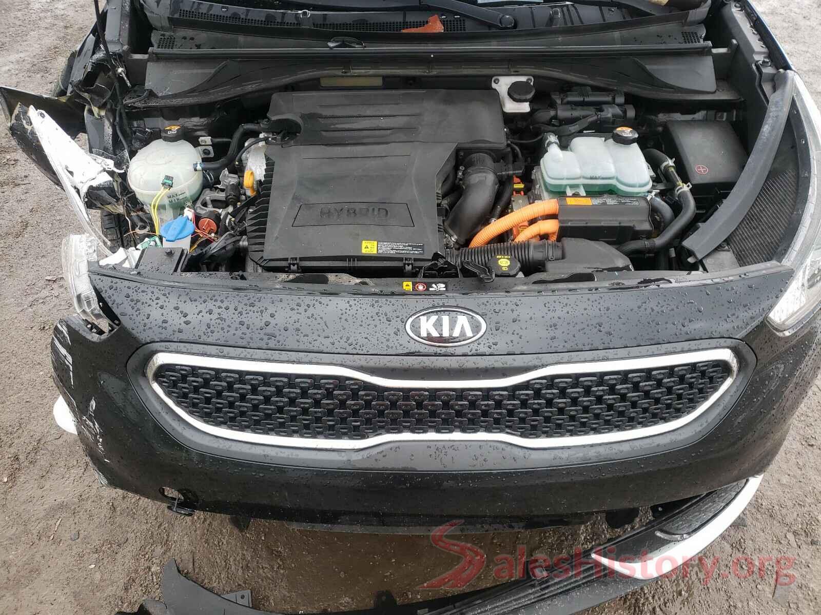 KNDCB3LCXJ5124876 2018 KIA NIRO