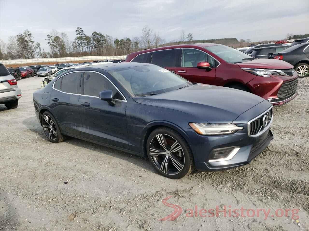 7JR102FL1KG004538 2019 VOLVO S60