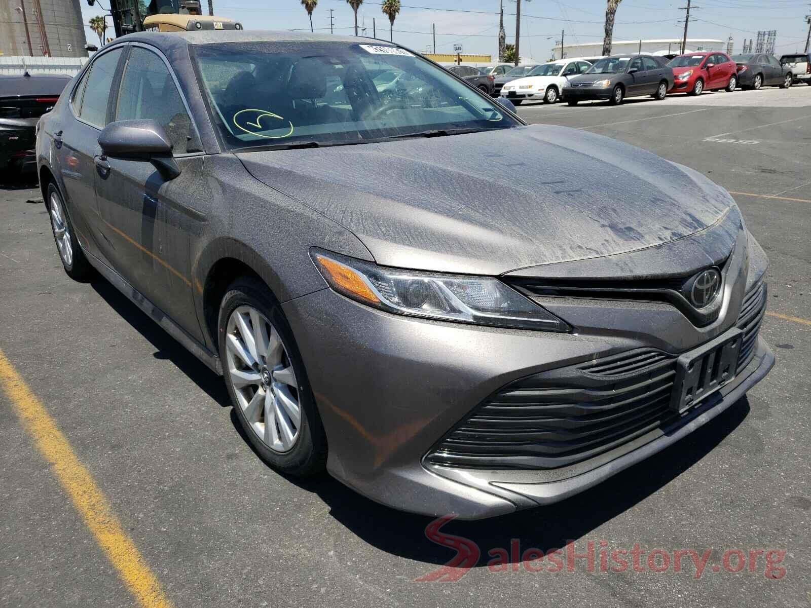 4T1B11HK9JU125599 2018 TOYOTA CAMRY