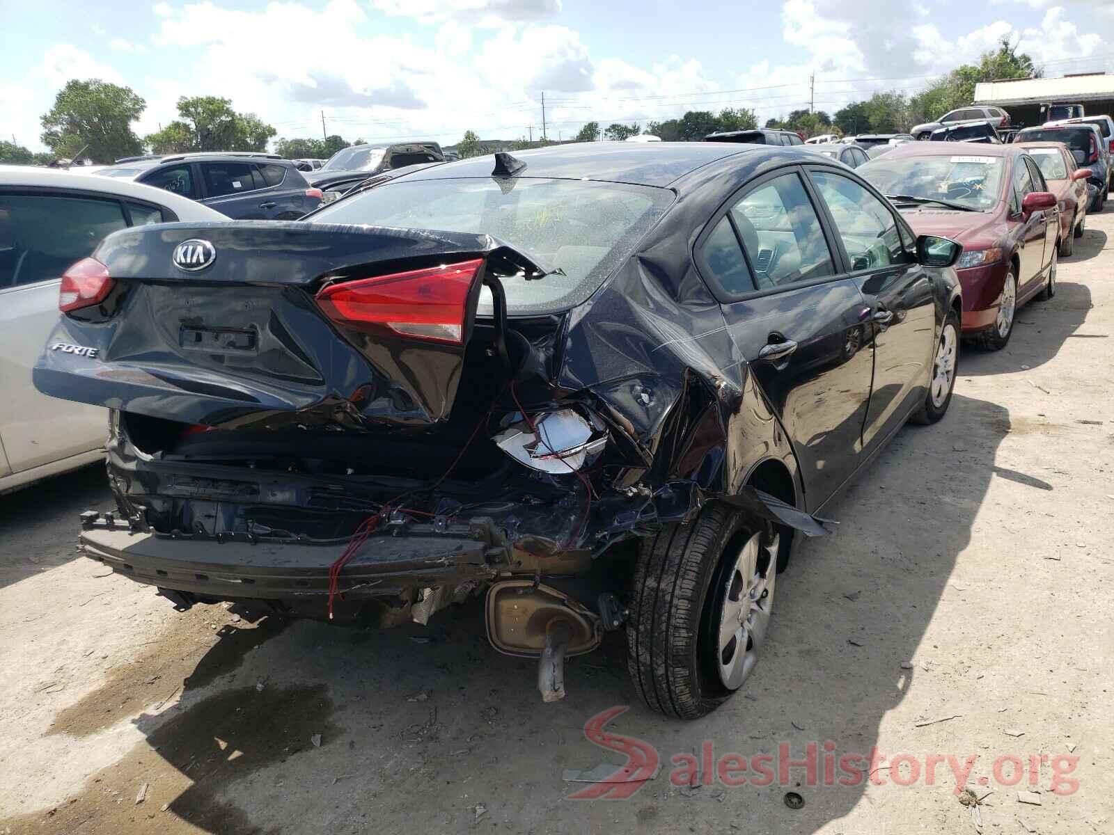 3KPFK4A79JE239482 2018 KIA FORTE