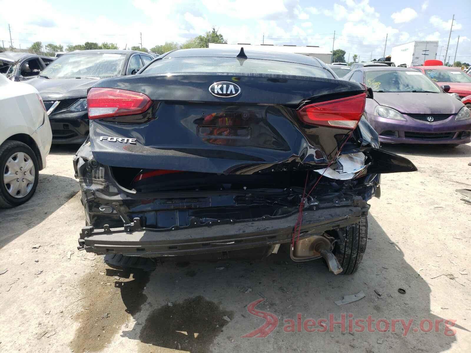 3KPFK4A79JE239482 2018 KIA FORTE