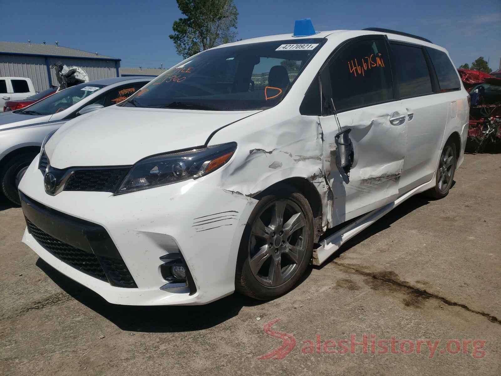 5TDXZ3DC3JS922125 2018 TOYOTA SIENNA