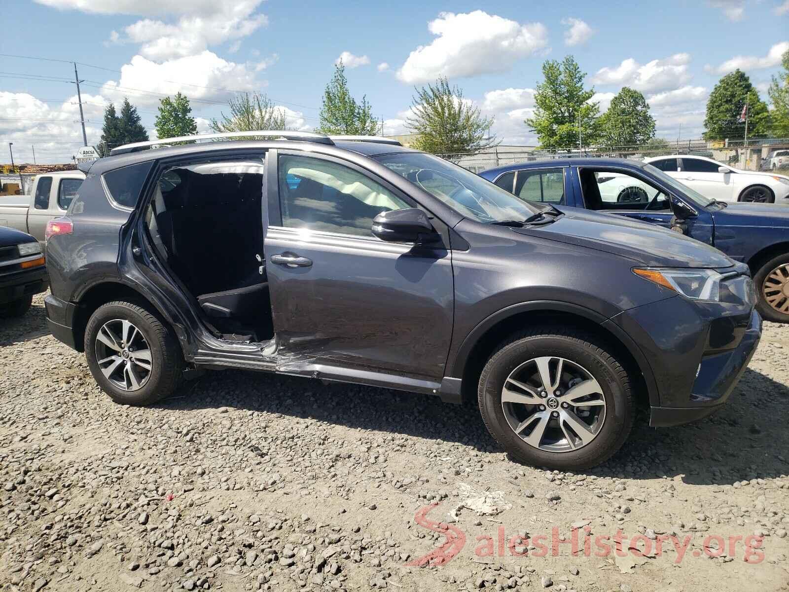 JTMRFREV8JJ742320 2018 TOYOTA RAV4