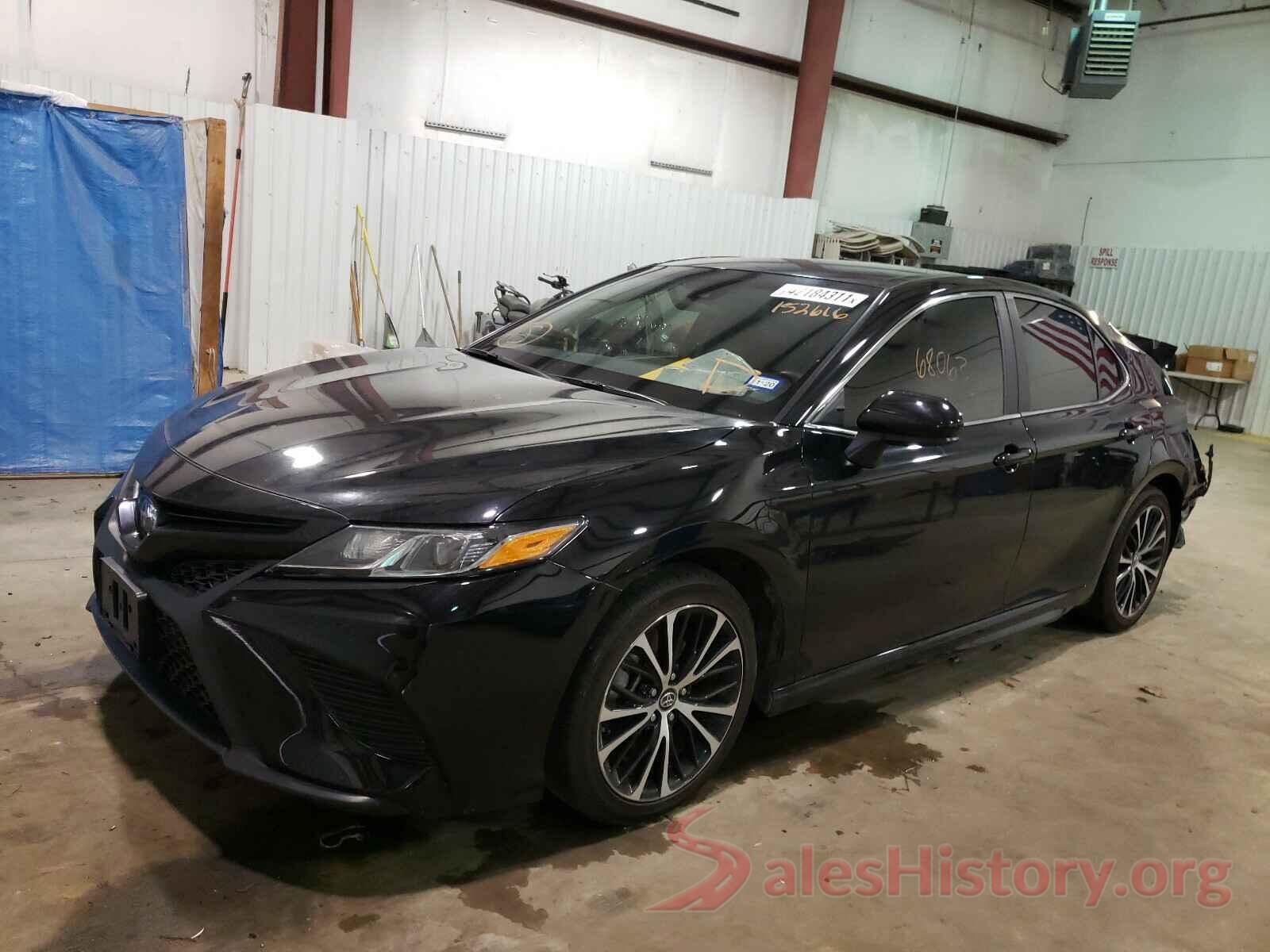 4T1B11HK8JU152616 2018 TOYOTA CAMRY