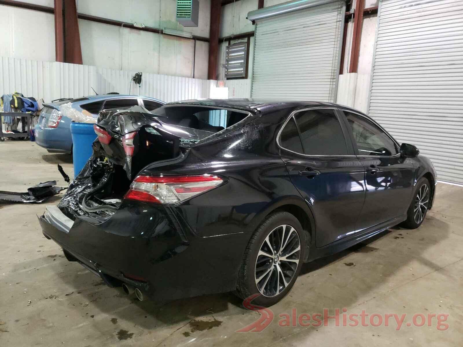 4T1B11HK8JU152616 2018 TOYOTA CAMRY