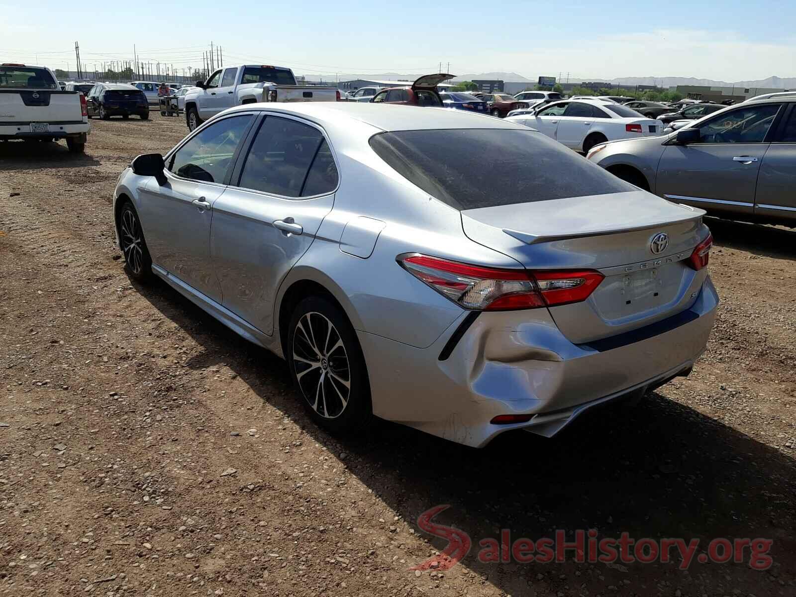 JTNB11HK1J3048653 2018 TOYOTA CAMRY