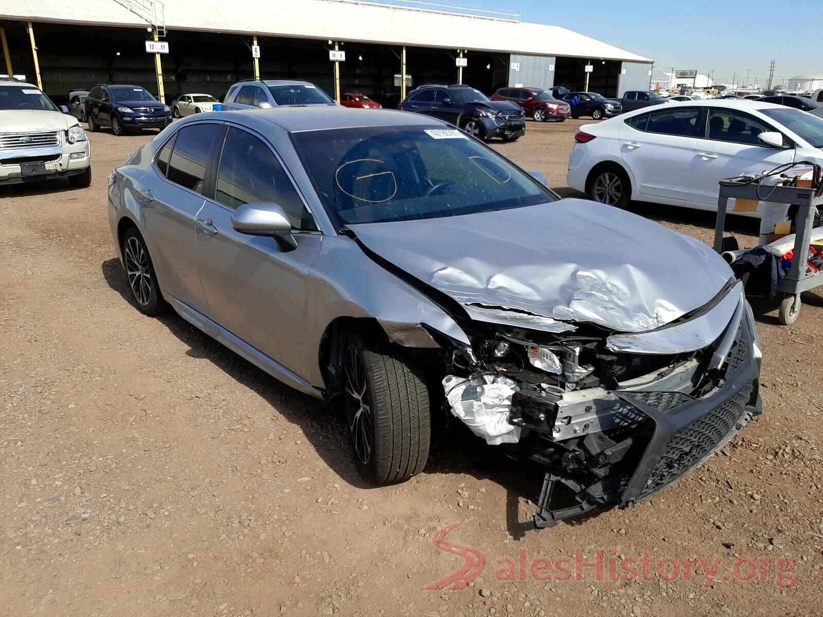 JTNB11HK1J3048653 2018 TOYOTA CAMRY