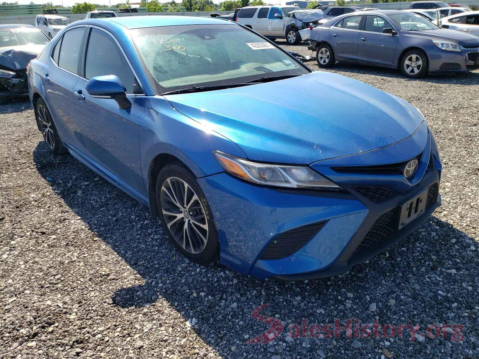 4T1B11HK0JU131596 2018 TOYOTA CAMRY