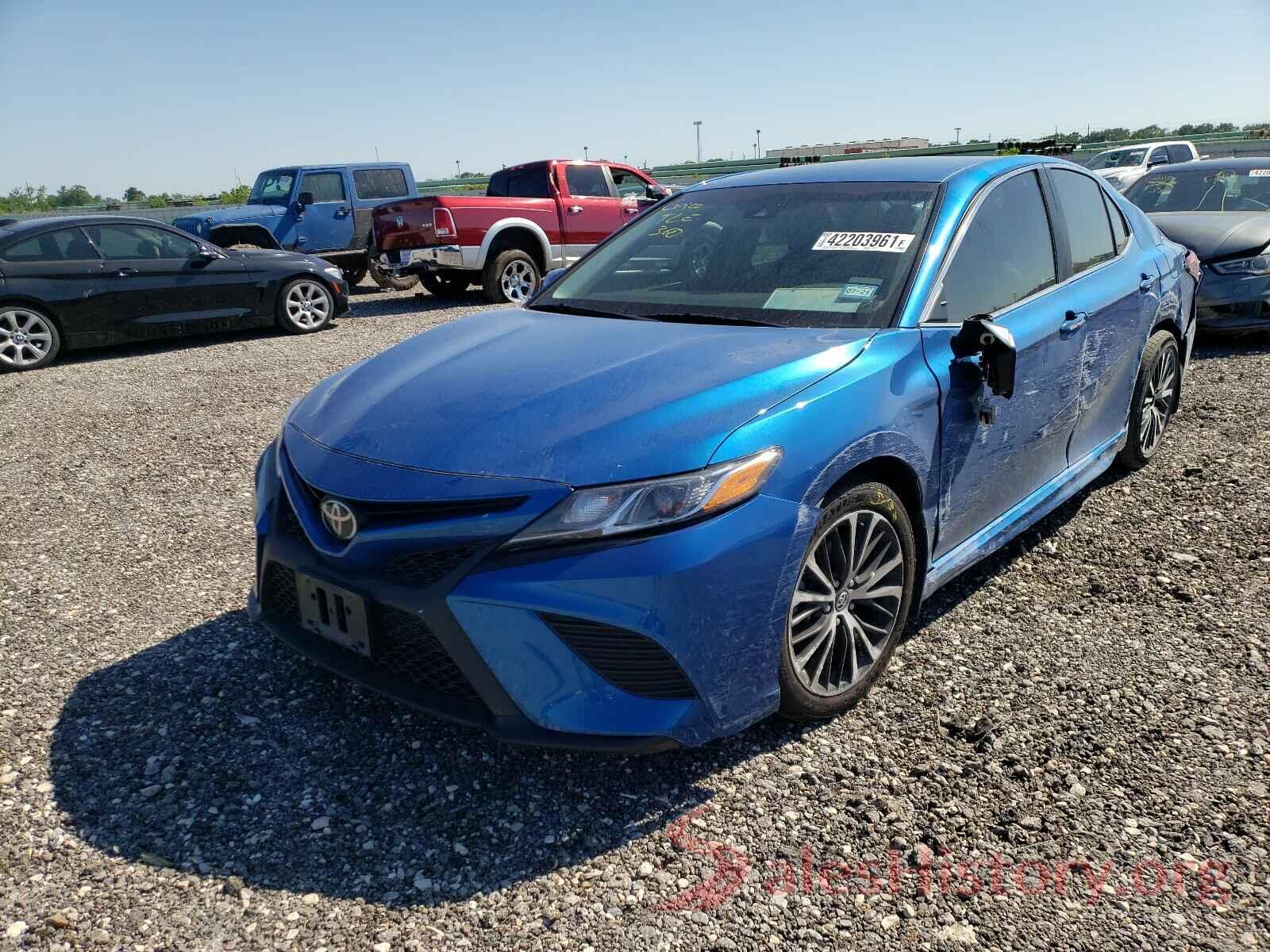 4T1B11HK0JU131596 2018 TOYOTA CAMRY