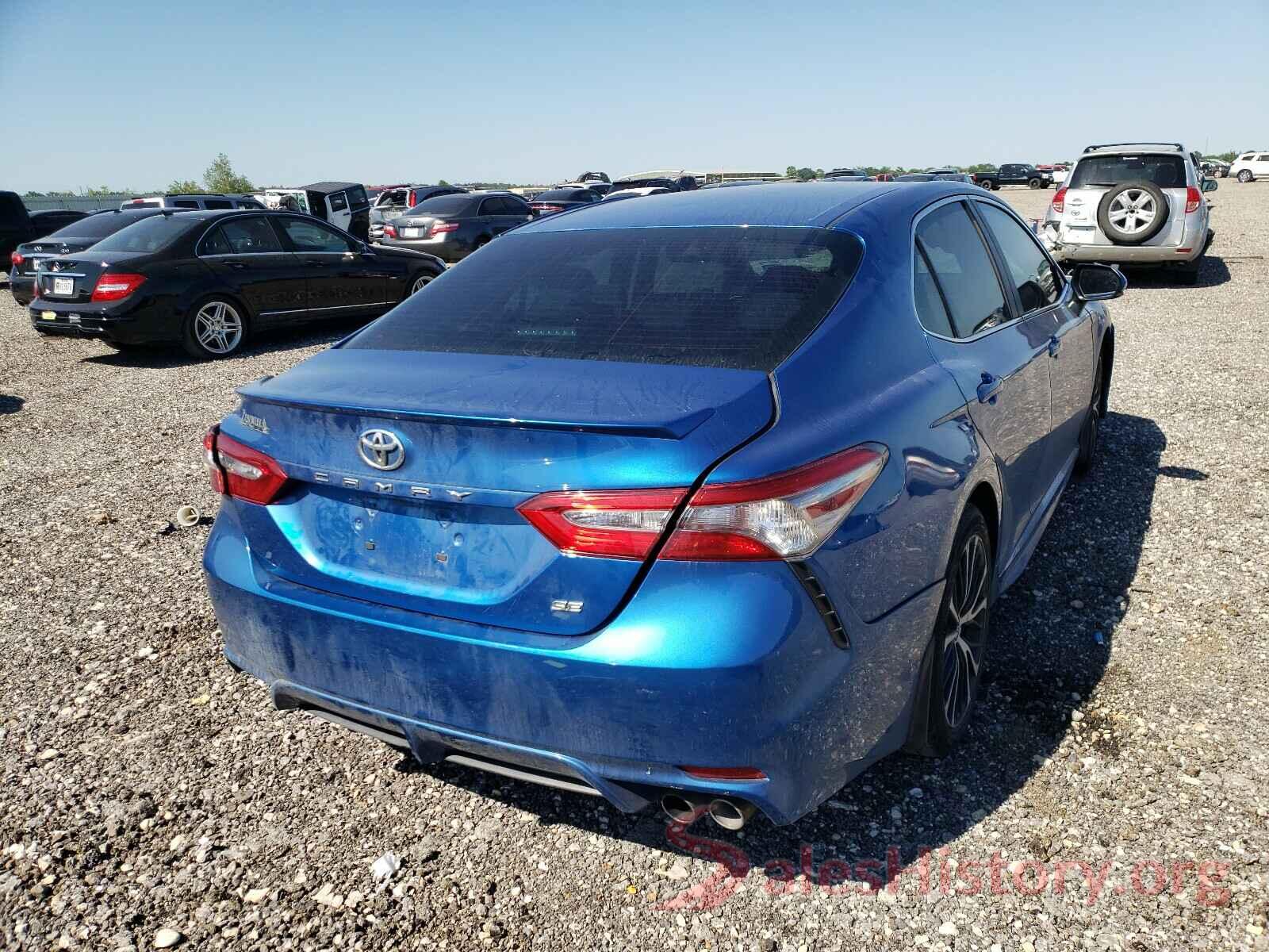 4T1B11HK0JU131596 2018 TOYOTA CAMRY