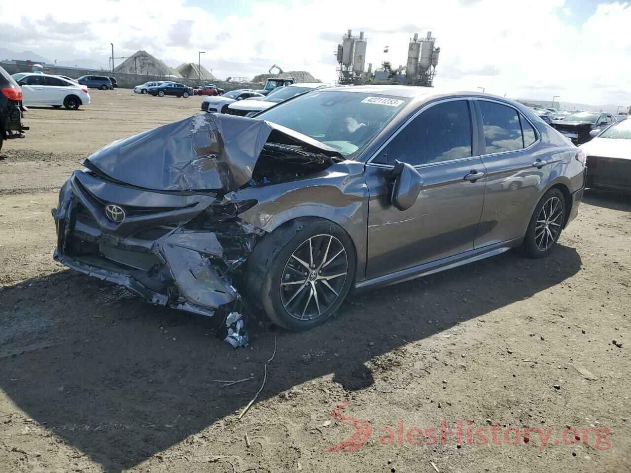 4T1T11BK2MU040671 2021 TOYOTA CAMRY