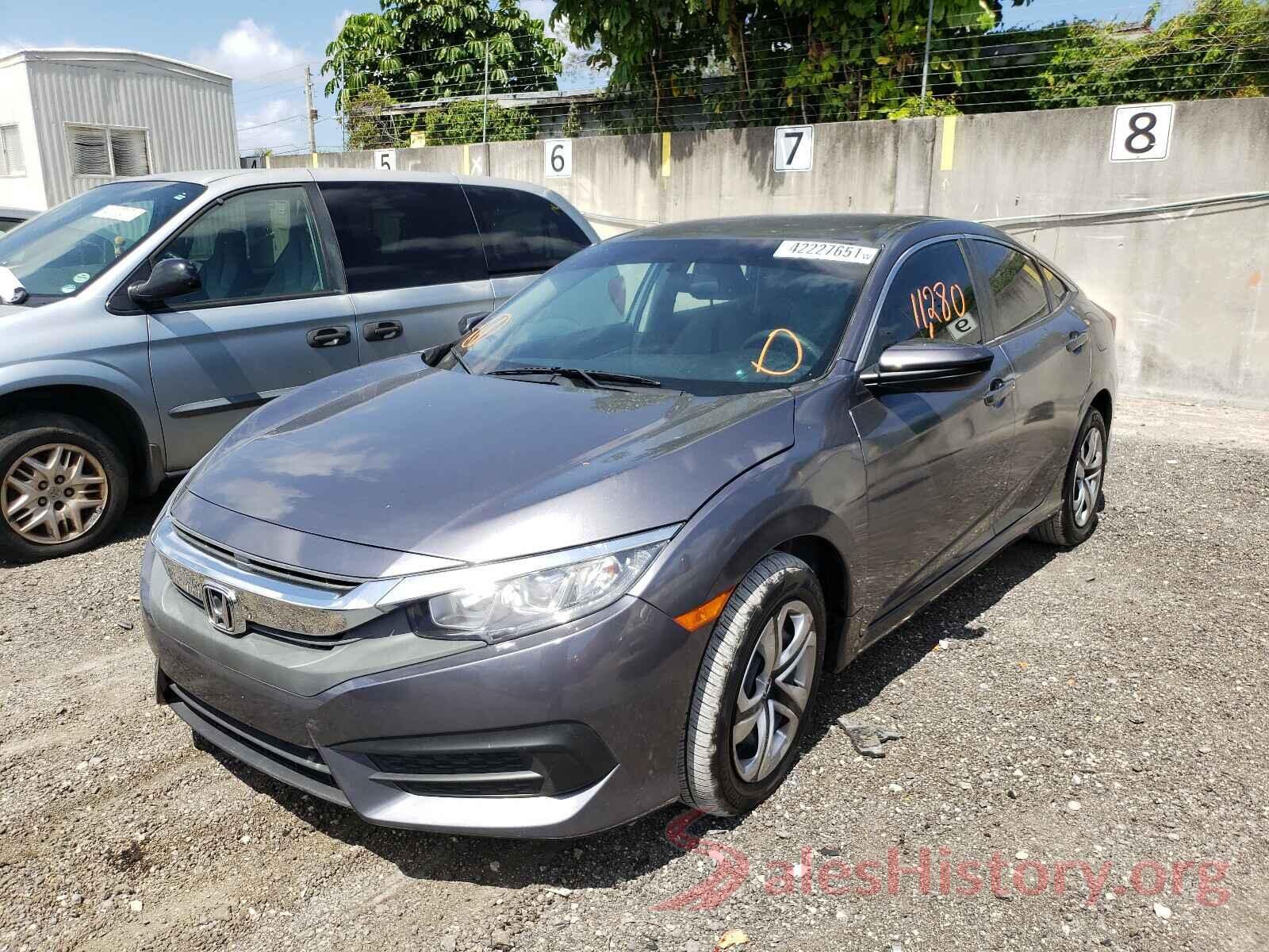 2HGFC2F57JH607821 2018 HONDA CIVIC