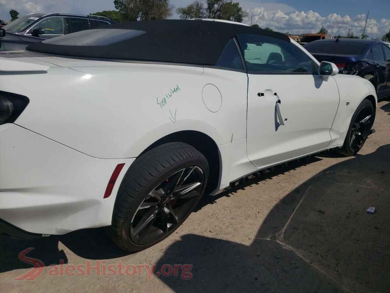 2022 CHEVROLET CAMARO VIN 1G1FH3D73N0100699, interior center console