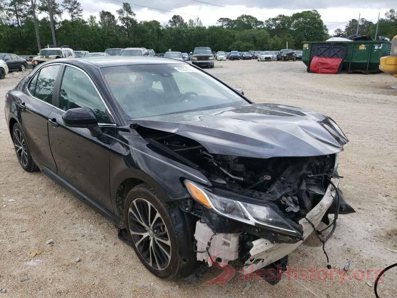 4T1B11HK8JU560016 2018 TOYOTA CAMRY