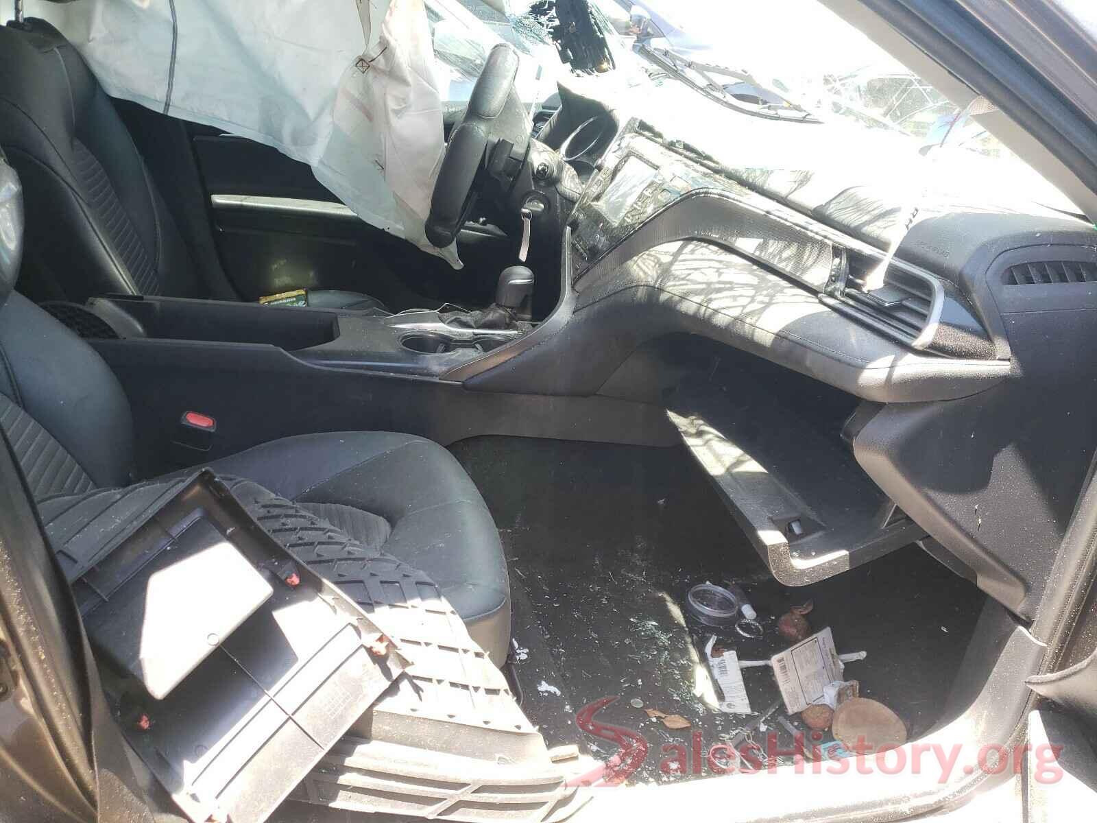 4T1B11HKXKU162632 2019 TOYOTA CAMRY