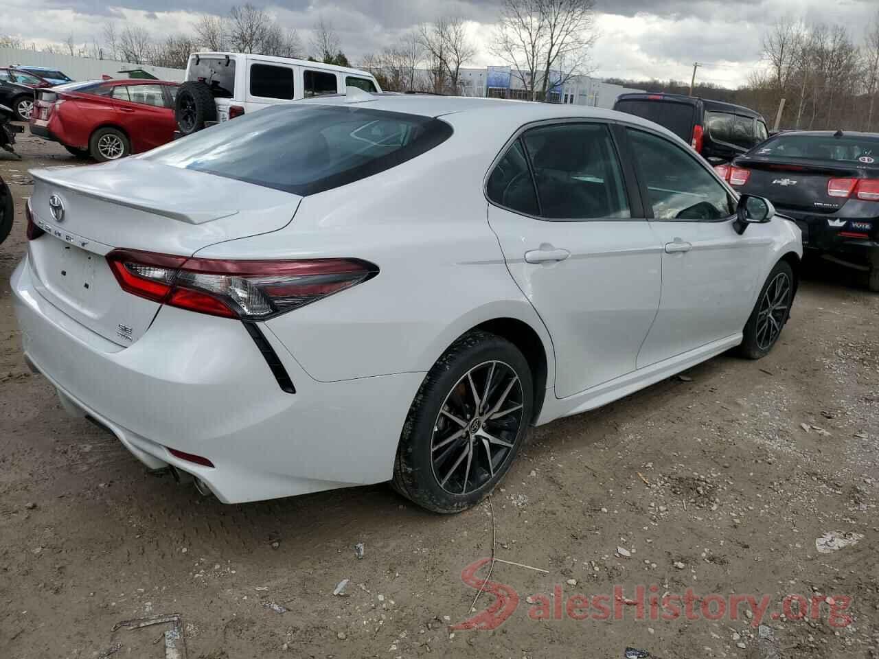 4T1G11BK0NU047590 2022 TOYOTA CAMRY