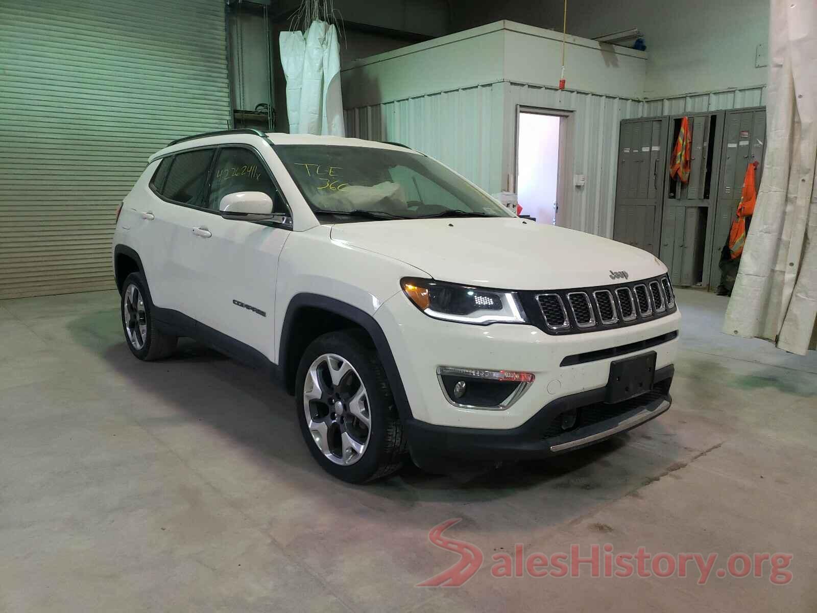 3C4NJDCB5JT393540 2018 JEEP COMPASS