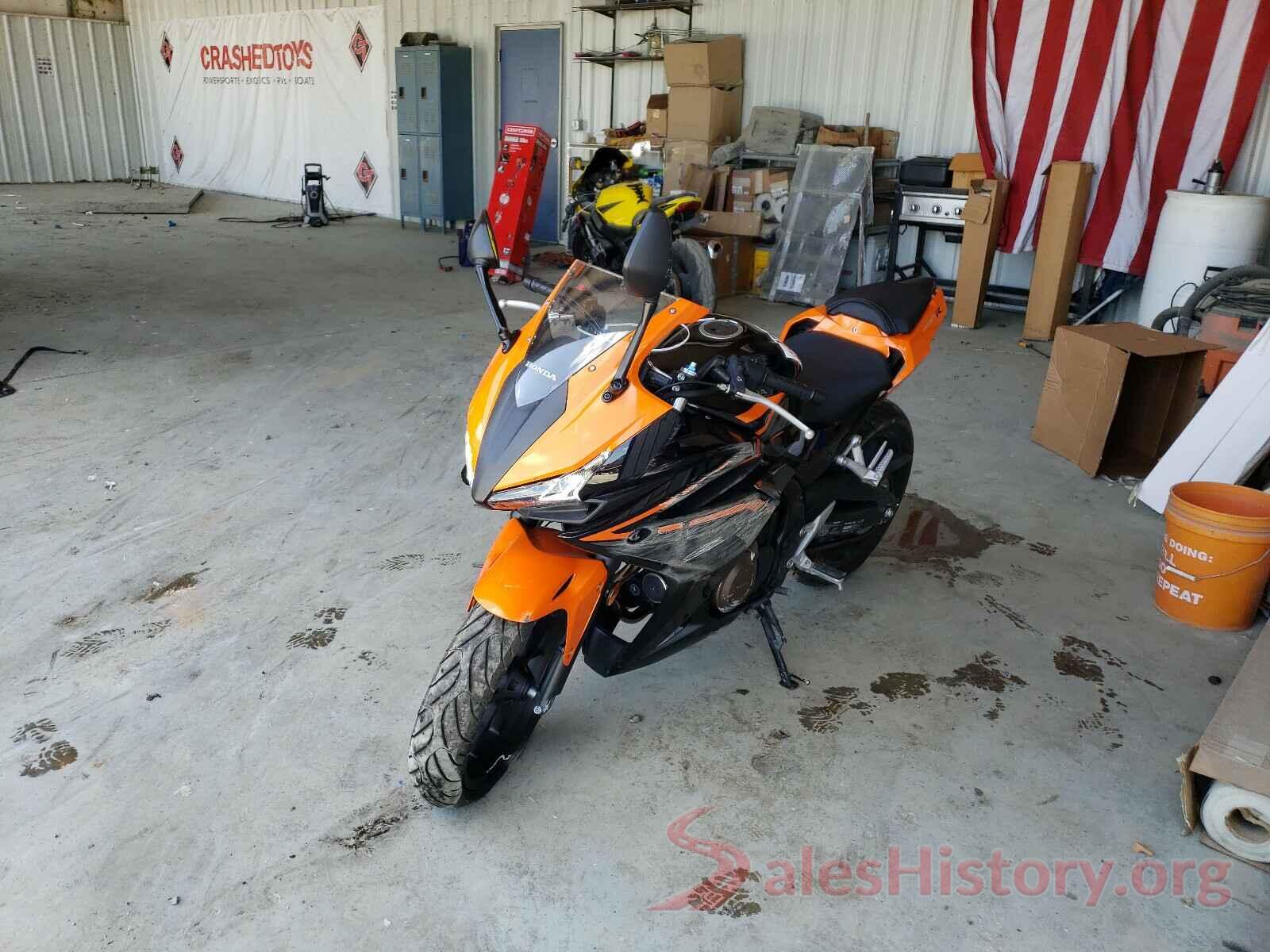 MLHPC4403H5400251 2017 HONDA CBR CYCLE