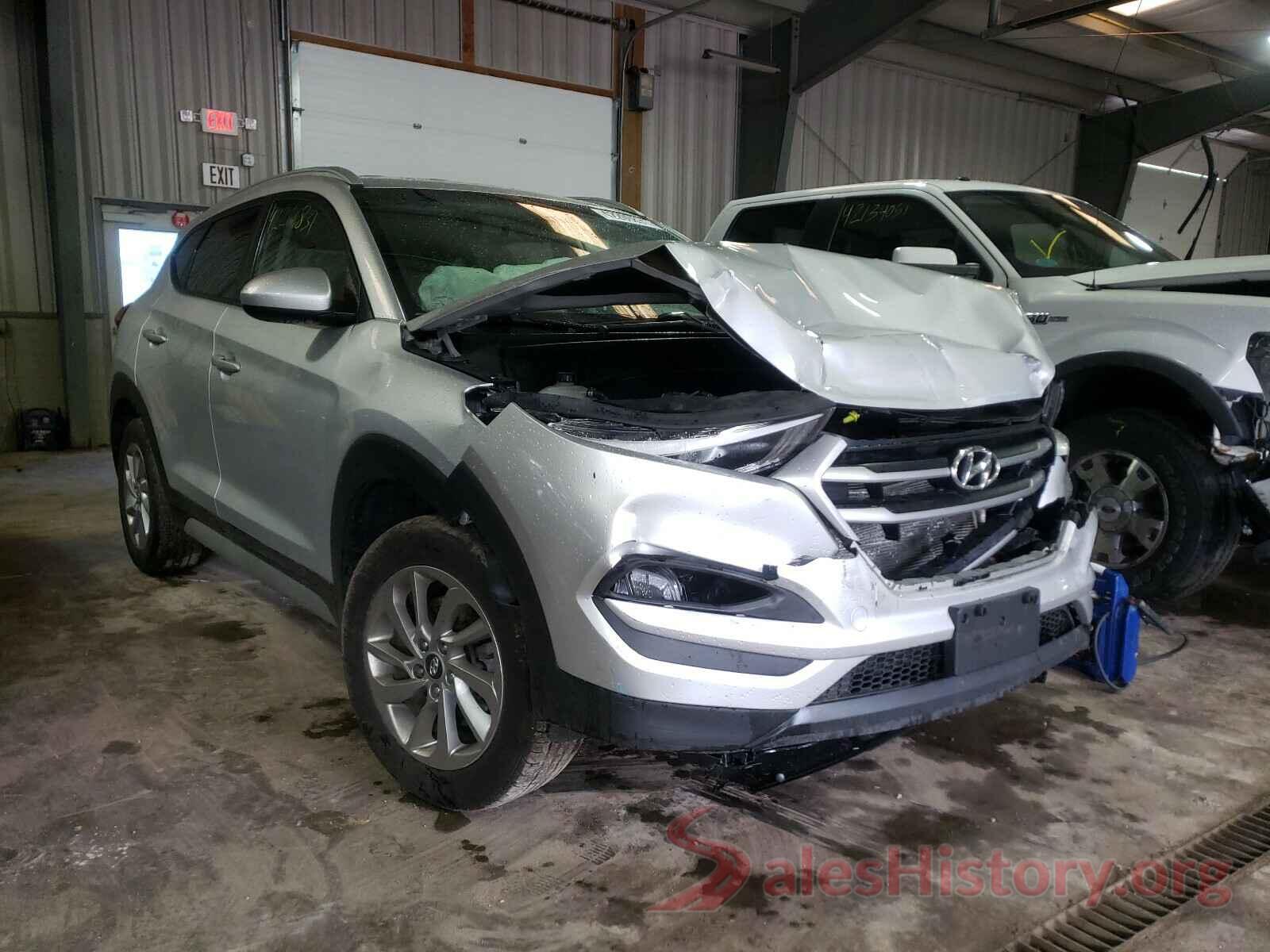 KM8J3CA43JU758290 2018 HYUNDAI TUCSON