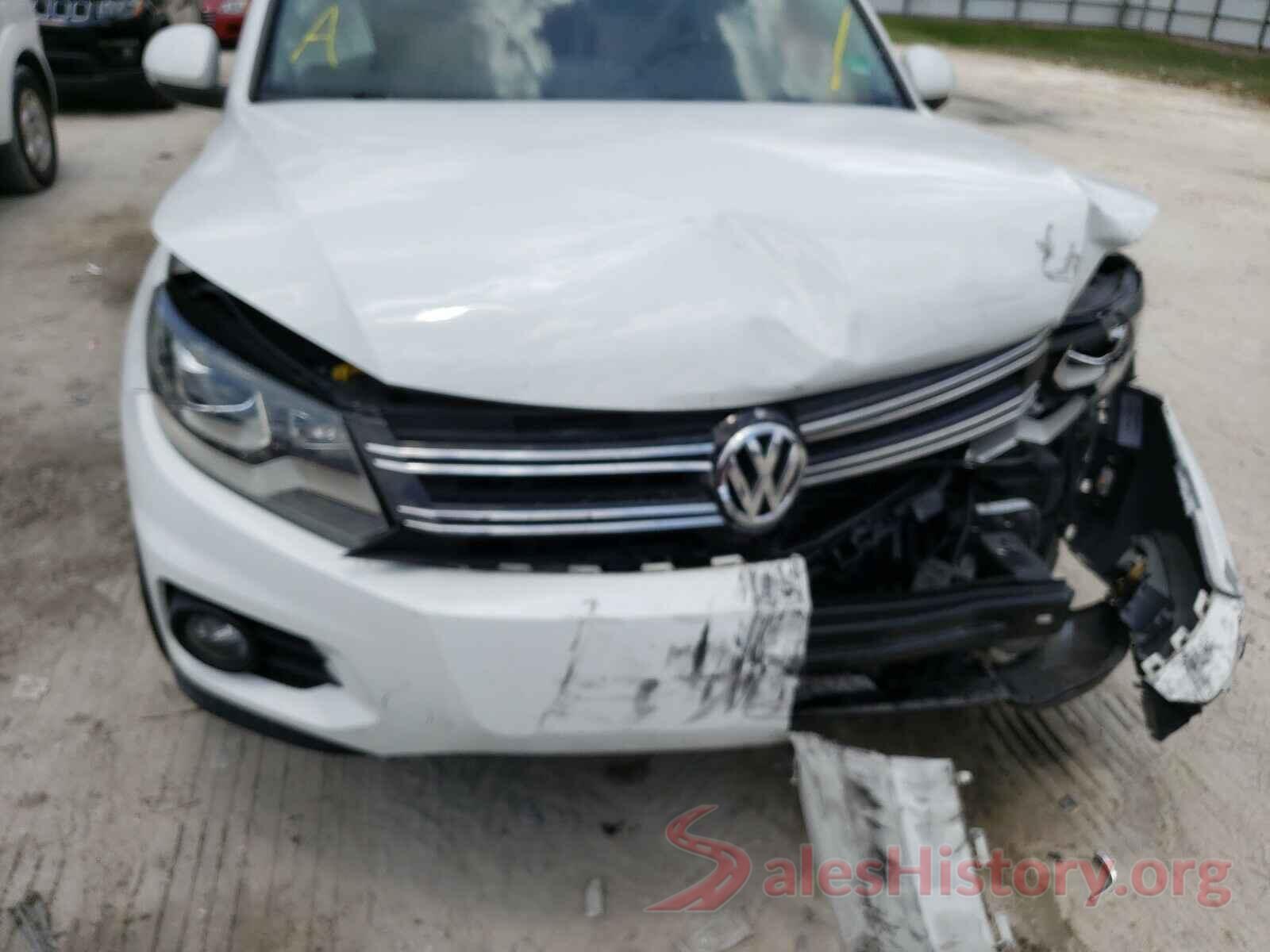 WVGAV7AX8GW558272 2016 VOLKSWAGEN TIGUAN