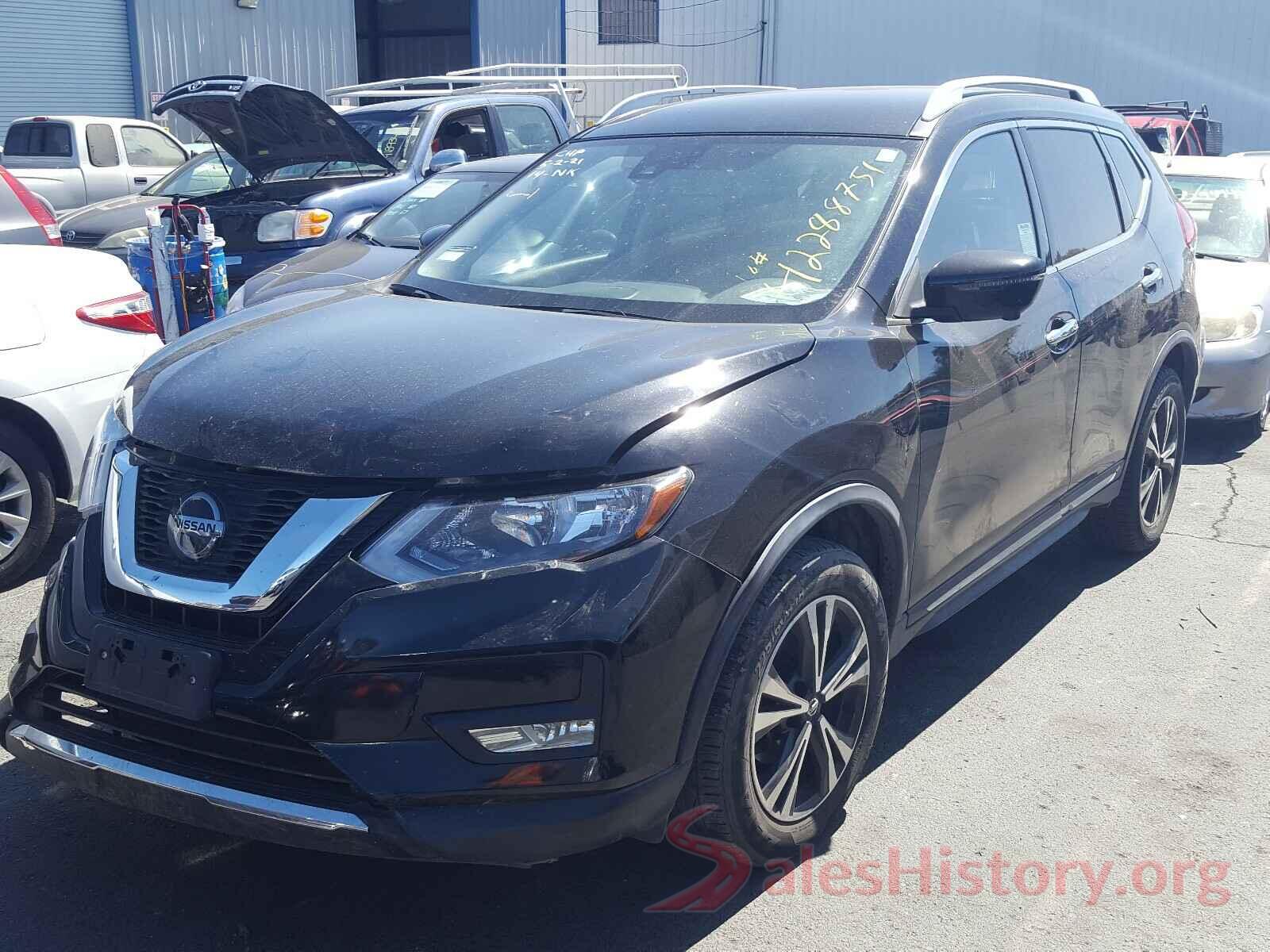 JN8AT2MV5JW318695 2018 NISSAN ROGUE