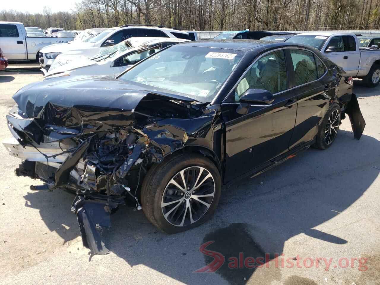 4T1B11HK9JU093270 2018 TOYOTA CAMRY