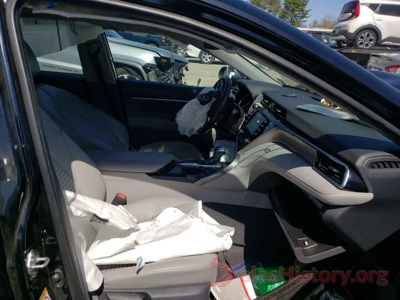 4T1B11HK9JU093270 2018 TOYOTA CAMRY