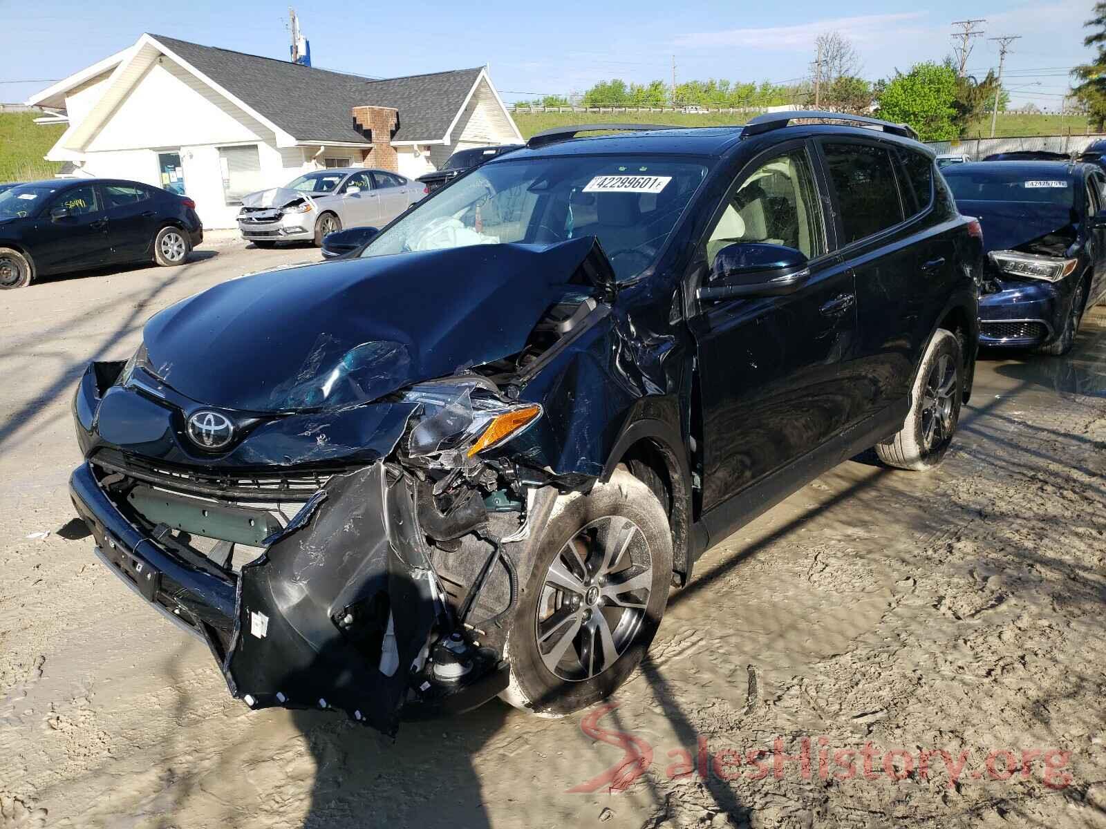 JTMRFREV5HJ165093 2017 TOYOTA RAV4